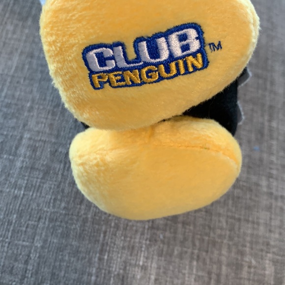 Disney Club Penguin Frankenstein plush and pin - Picture 6 of 7